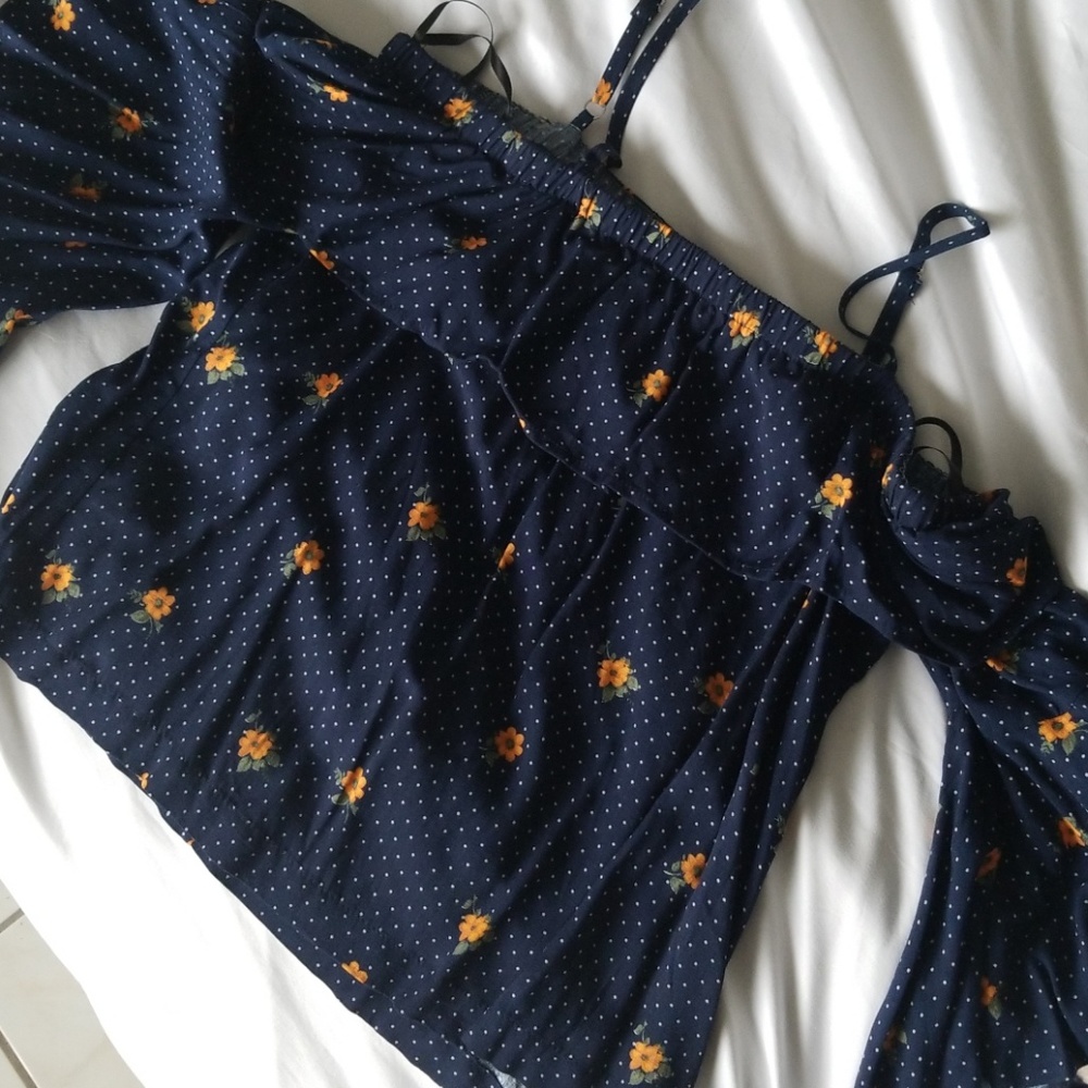 🌼Lily star top size medium